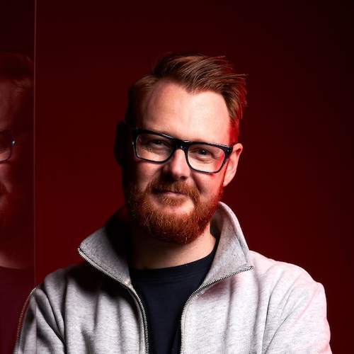 Phil	Blackmore - Headshot Photo