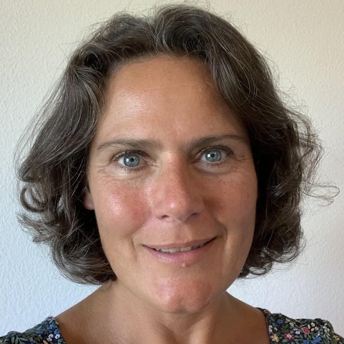 Kate Bradford - Headshot photograph